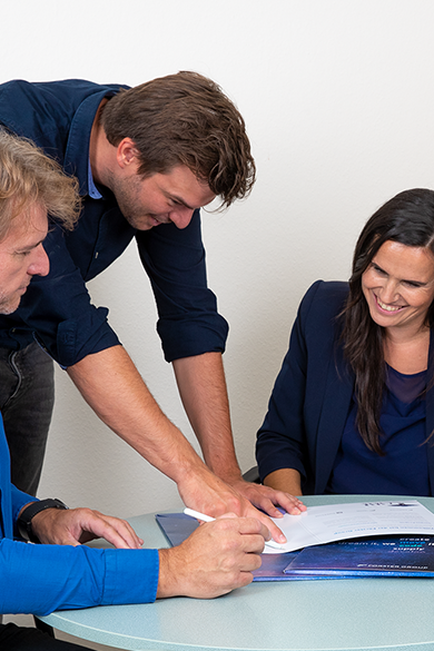 Managing Director Robert Förster in a consultation